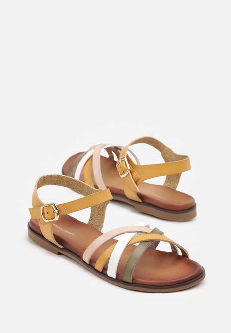 Żółte Sandały na Płaskiej Podeszwie z Przeplatanymi Paskami Pasonia