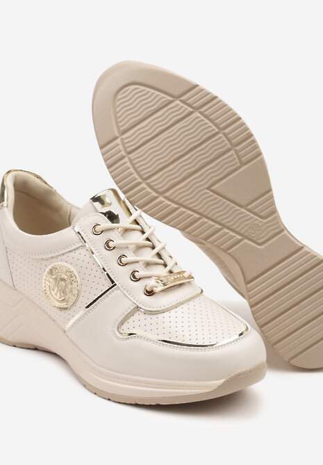 Beżowe Sneakersy Ozdobione Metalicznymi Aplikacjami Hellevia