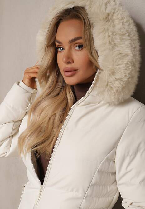 Jasnobeżowa Kurtka z Ozdobnym Pikowaniem z Odpinanym Kapturem i Futerkiem Taidra