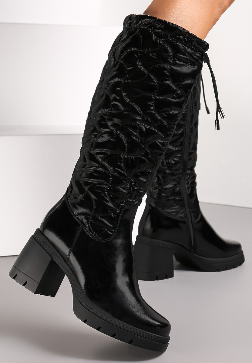 Czarne Lakierowane Kozaki na Słupku z Pikowaną Cholewką Zaka