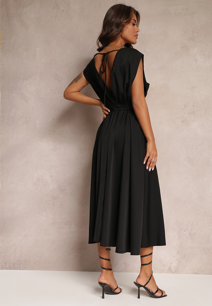 Czarna Rozkloszowana Sukienka Maxi z Kopertowym Dekoltem i Wiązanym Paskiem Hallona