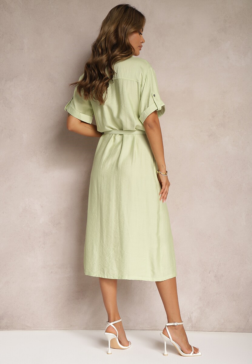 Zielona Sukienka z Wiskozy o Kroju Koszulowym Ozdobiona Paskiem Nelsines