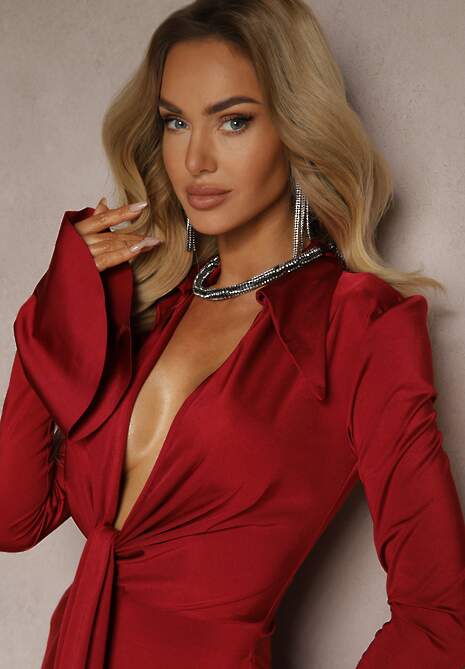 Bordowa Sukienka Koktajlowa z Rozszerzanymi Rękawami i Marszczeniem Semilith