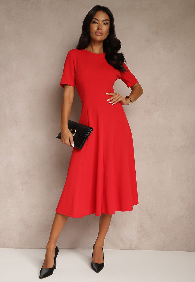 Różowa Sukienka Rozkloszowana o Taliowanym Fasonie Telaswena