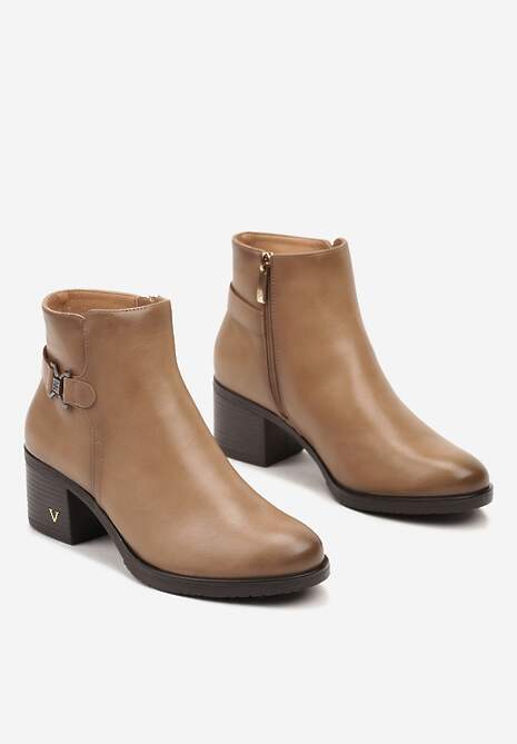 Ciemnobeżowe Botki na Słupkowym Obcasie Zdobione Elegancką Aplikacją przy Cholewce Ninnarella