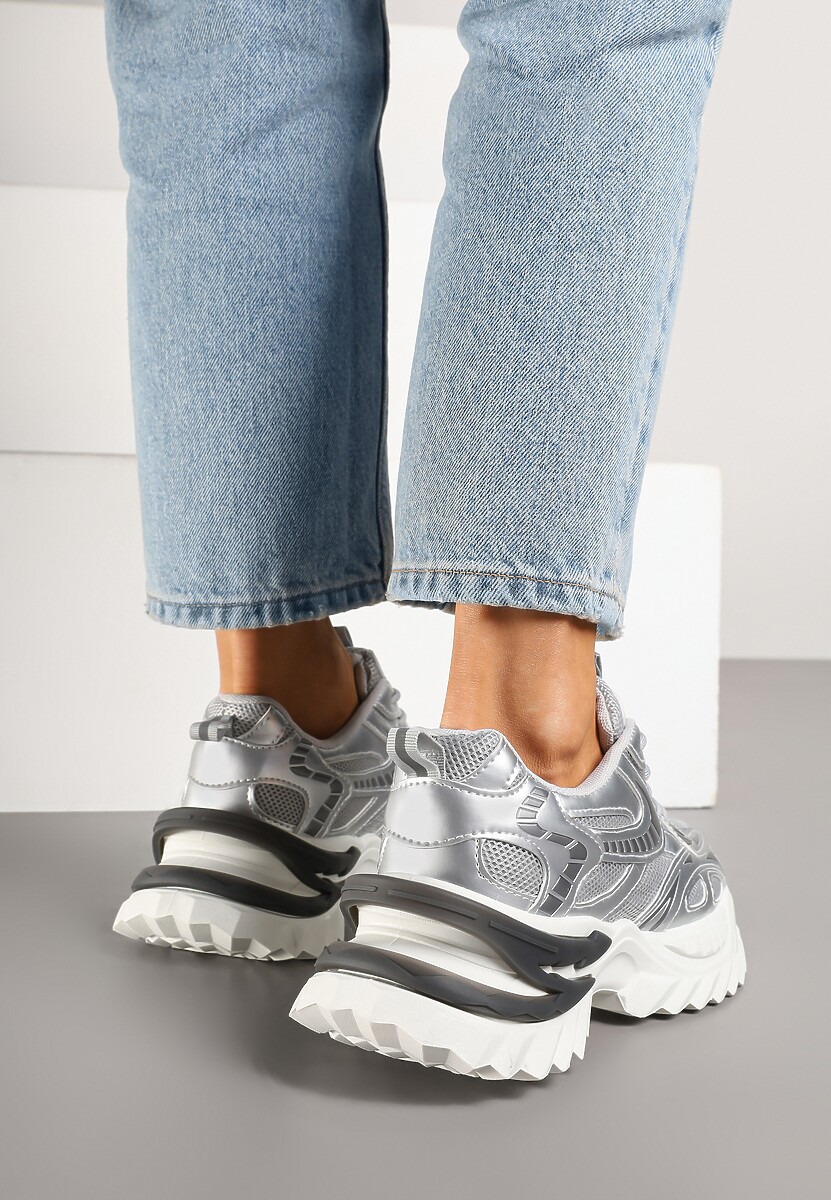 Srebrne Sneakersy na Platformie z Tłoczeniem i Siateczkowymi Wstawkami Galoria
