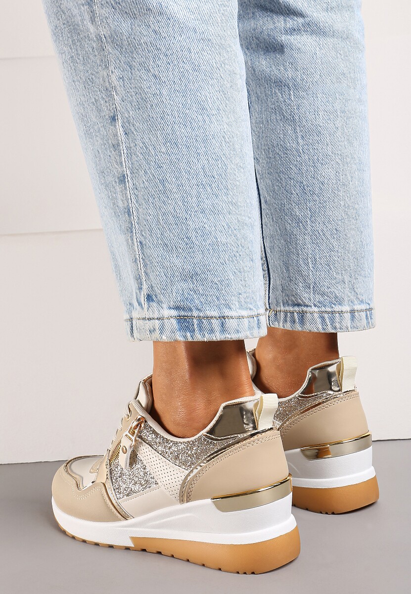 Beżowo-Złote Sneakersy na Niewysokim Koturnie Ozdobione Suwakiem i Wstawkami Liorrama