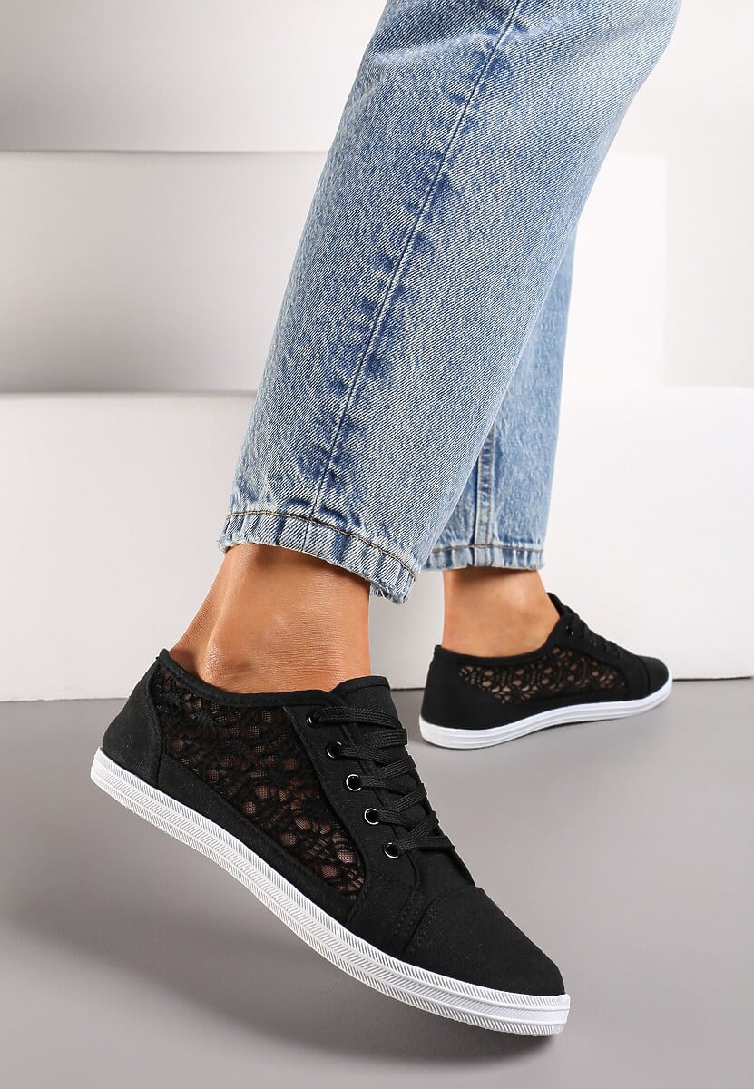 Czarne Tenisówki z Ażurowymi Wstawkami Po Bokach Salessa