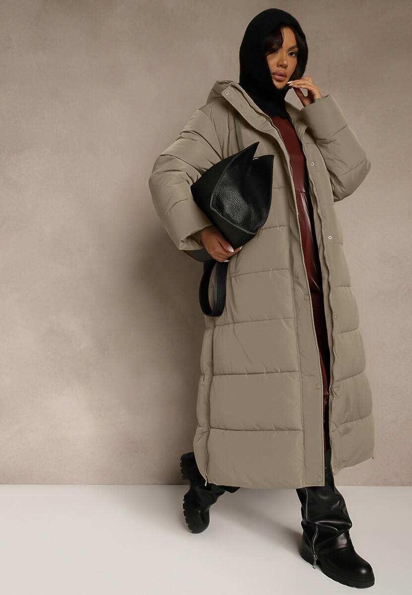 Czarna Długa Kurtka Zimowa z Pikowanymi Przeszyciami Kapturem i Suwakami Mevanesa