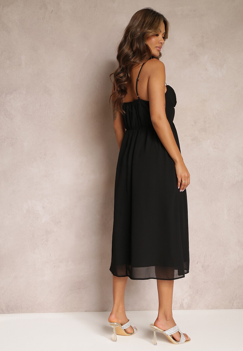 Czarna Sukienka o Rozkloszowanym Kroju na Ramiączkach z Wiązaniem Lunarea