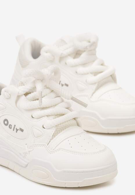 Białe Sneakersy na Płaskiej Podeszwie Ozdobione Szerokimi Sznurówkami Veniefra
