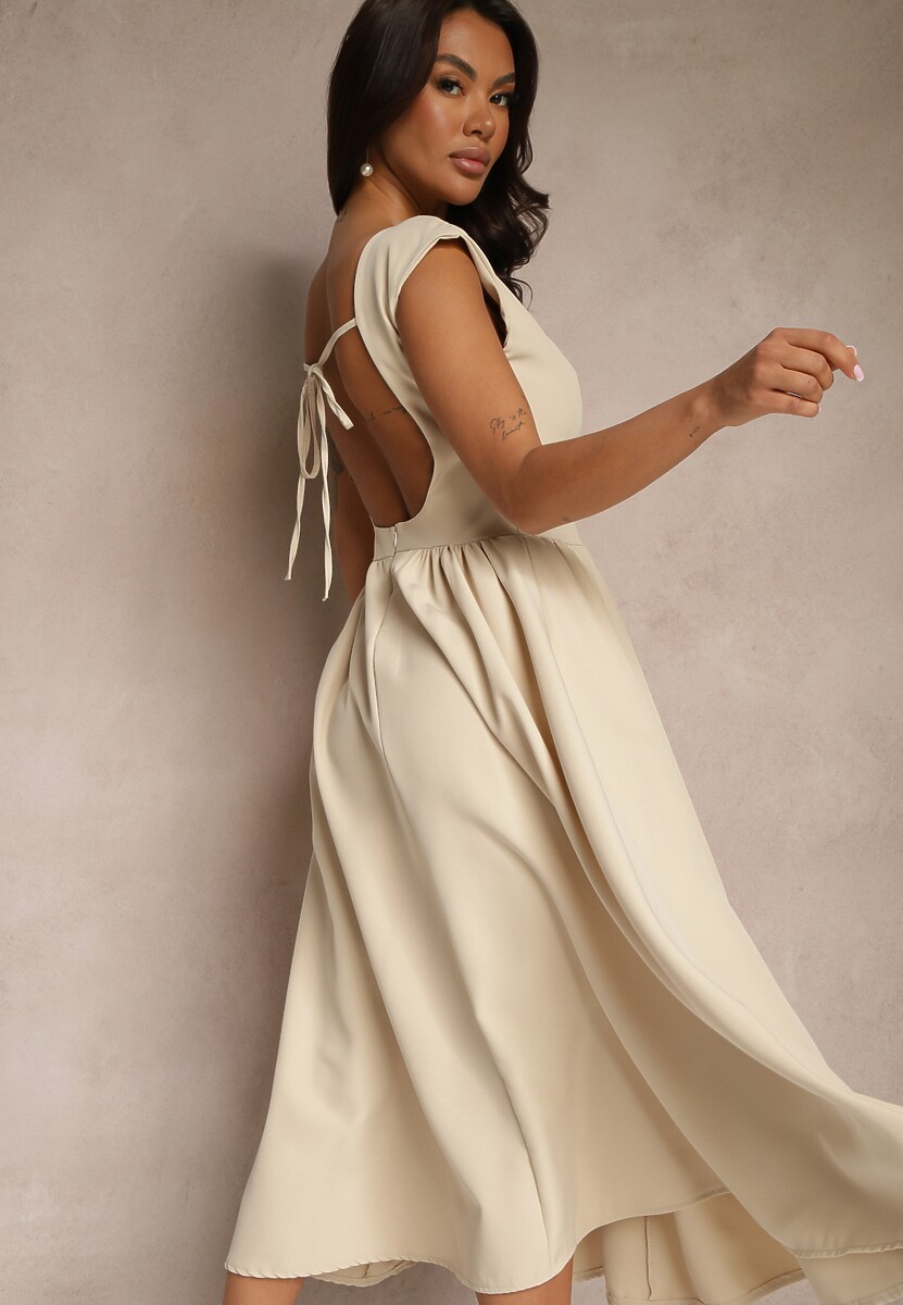 Czerwona Rozkloszowana Sukienka z Wiązaniem i Dekoltem w Kształcie Łódki Alanira