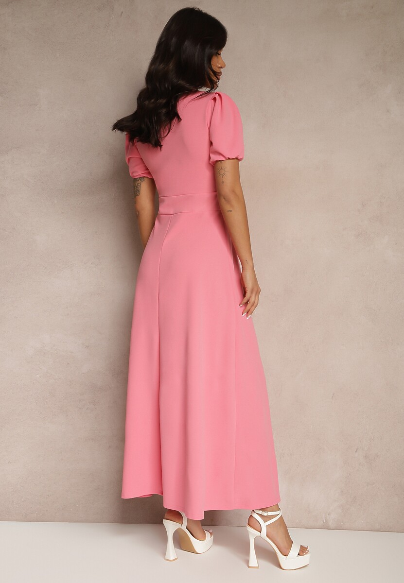 Różowa Rozkloszowana Sukienka z Lekko Bufiastymi Rękawami i Dekoltem V Efrusae