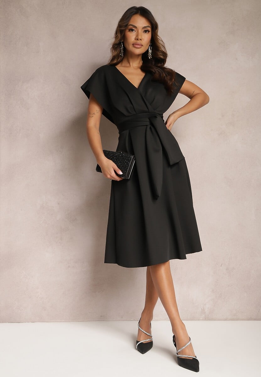 Czarna Sukienka Midi z Kopertowym Dekoltem o Rozkloszowanym Fasonie Tenero