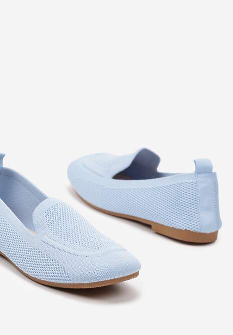 Jasnoniebieskie Casualowe Mokasyny na Płaskiej Podeszwie Ozdobione Perforacją Klanesha
