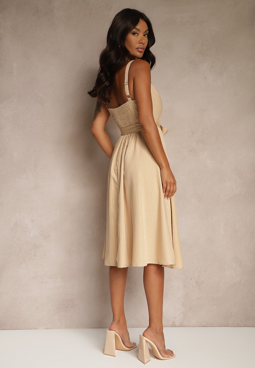 Beżowa Rozkloszowana Sukienka z Wiskozą w Paski Dolavessa