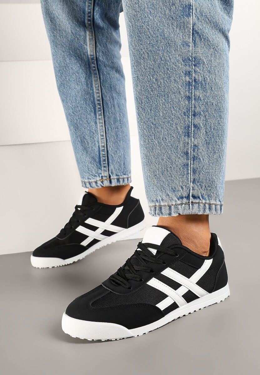 Czarne Sneakersy na Płaskiej Podeszwie z Geometrycznym Wzorem Rivmi