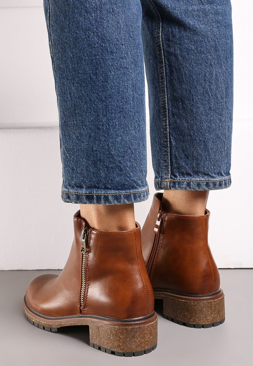 Brązowe Botki z Dekoracyjnym Suwakiem Mikacina