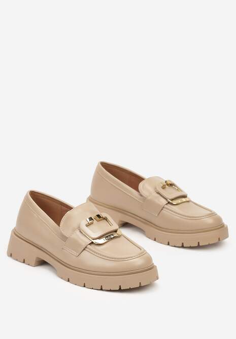 Beżowe Mokasyny na Płaskiej Podeszwie Ozdobione Metaliczną Aplikacją Evalith