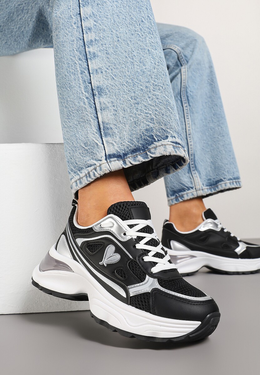 Czarne Sneakersy na Platformie z Ozdobnym Sercem Wizana
