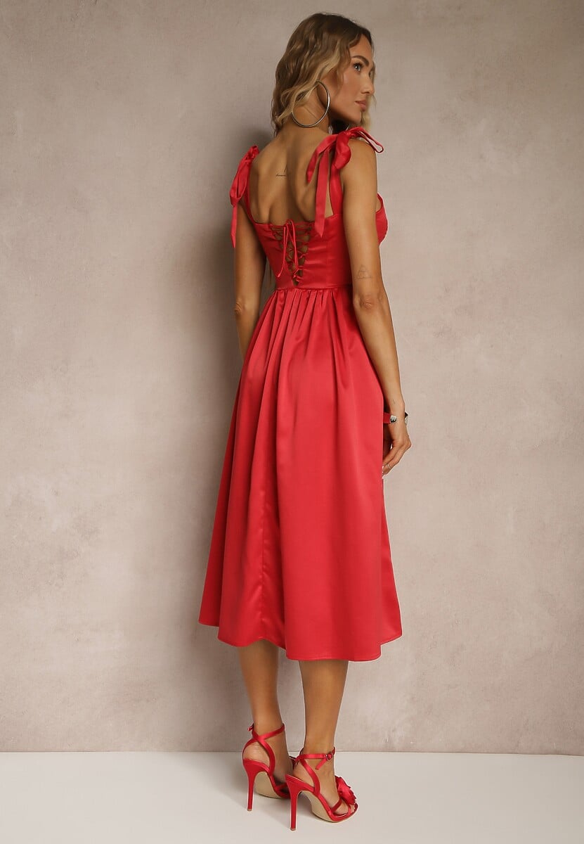 Czerwona Sukienka Vices o Rozkloszowanym Kroju z Wiązanymi Ramiączkami Natirise