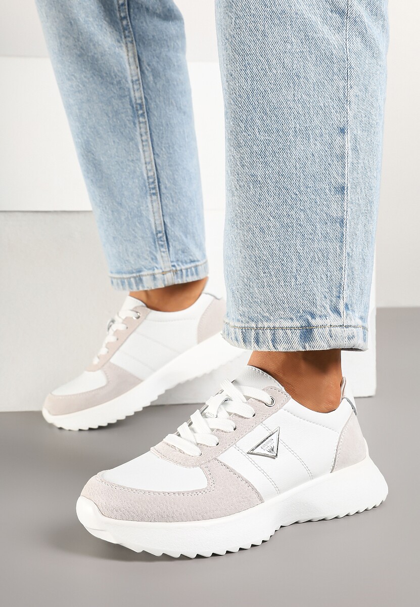 Białe Skórzane Sneakersy z Geometryczną Ozdobą Ireadia