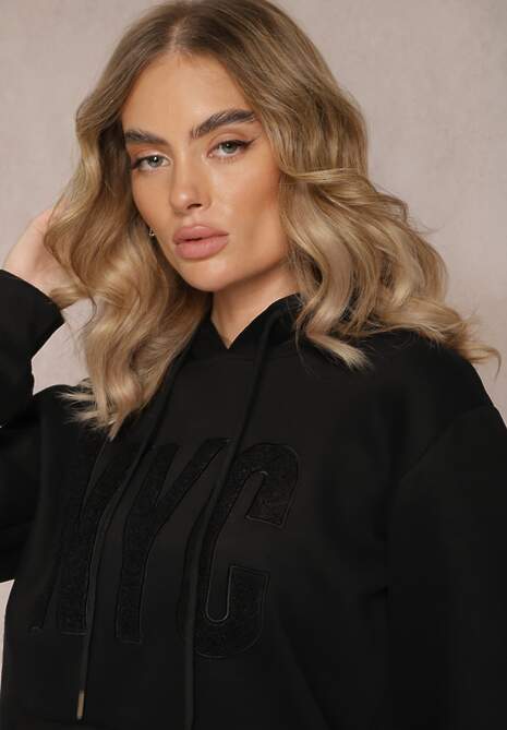 Czarna Dzianinowa Bluza Ocieplana z Nadrukiem Invta