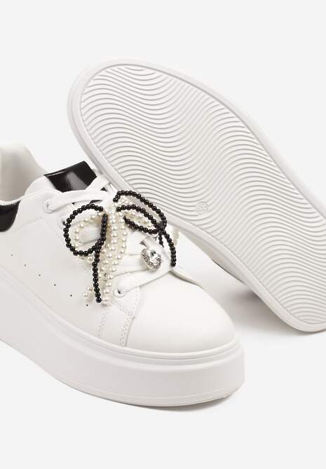 Biało-Czarne Sneakersy na Platformie z Perełkami Przy Sznurowadłach Ulianori