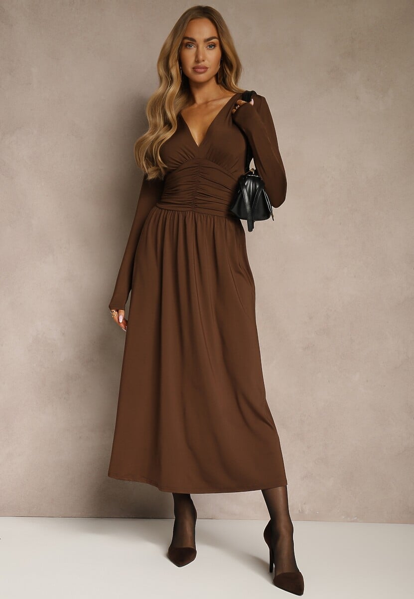 Brązowa Taliowana Sukienka Longsleeve z Wiskozą z Marszczeniem i Dekoltem V Elirie