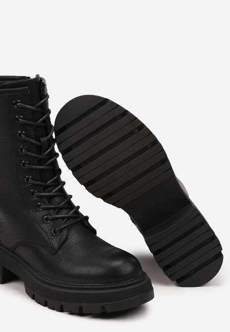 Czarne Botki na Płaskiej Podeszwie Ozdobione Wiązaniem Laolin