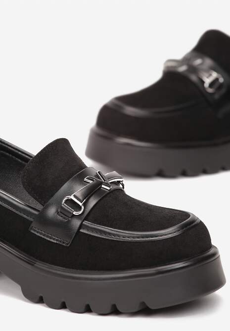 Czarne Mokasyny Wsuwane z Imitacji Zamszu z Metalową Aplikacją na Grubej Podeszwie Breez