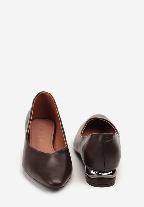 Brązowe Czółenka Vices ze Skórzaną Wkładką Zdobione Metaliczną Aplikacją Asivina