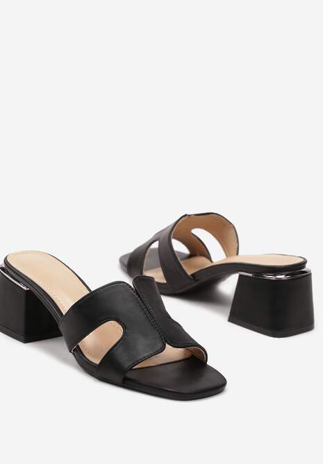 Czarne Wsuwane Klapki z Ekoskóry na Słupku Qlina