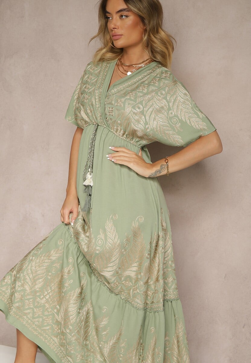 Zielona Wiskozowa Sukienka Kopertowym Dekoltem i Frędzlami Redevie