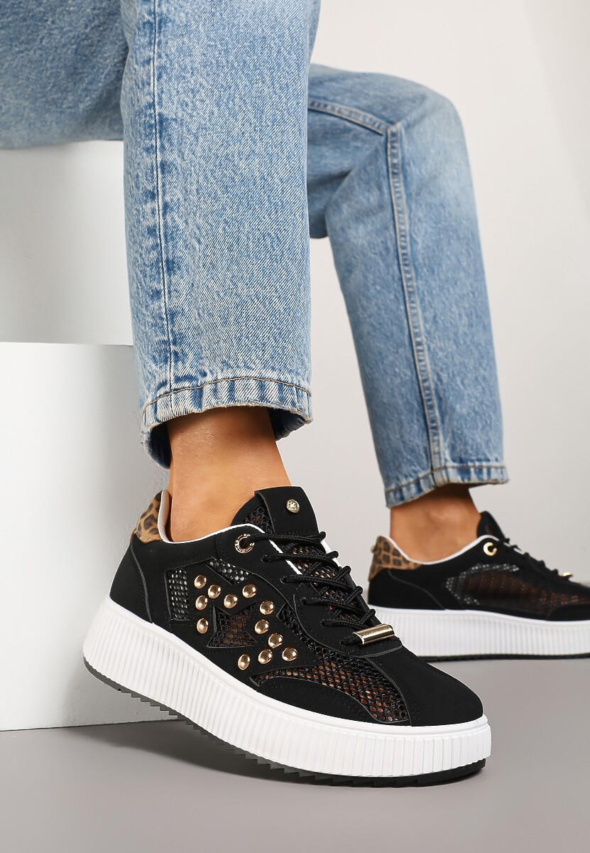Czarne Sneakersy Ozdobione Gwiazdą i Nitami Zeloti
