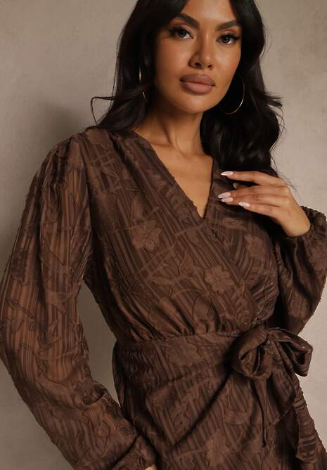 Brązowa Sukienka w Kwiaty o Kopertowym Kroju z Wiązanym Paskiem Essna