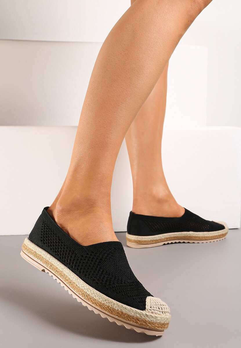 Czarne Ażurowe Espadryle na Plecionej Podeszwie z Ozdobnym Noskiem Uraian