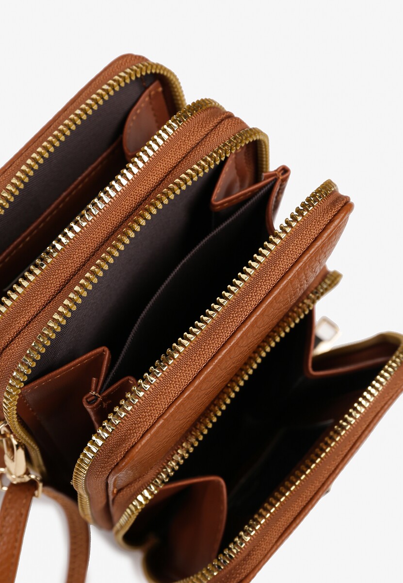 Brązowa Torebka w Stylu Etui Ozdobiona Metaliczną Aplikacją Iniffia