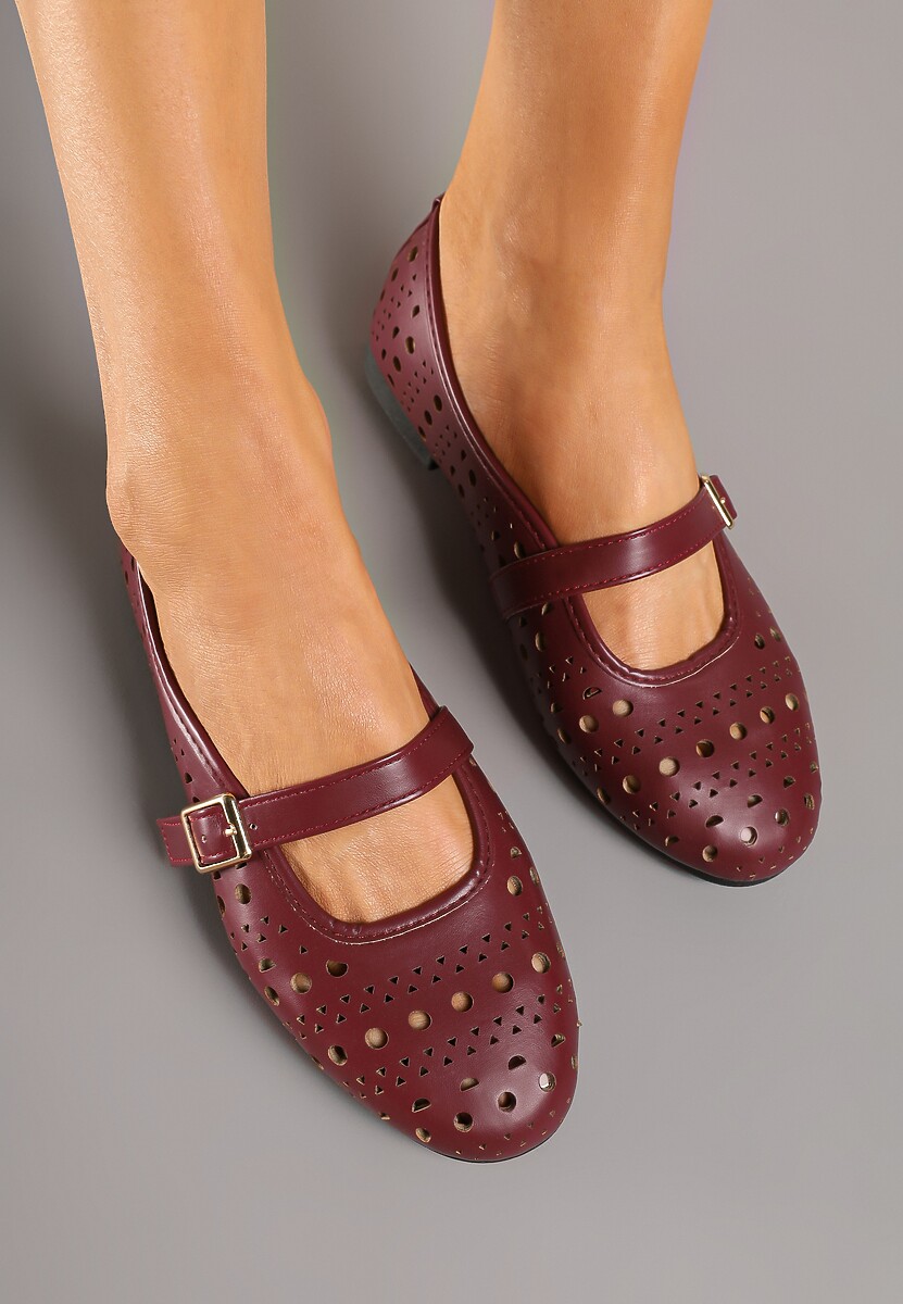 Bordowe Balerinki z Ażurowymi Wycięciami z Paskiem na Sprzączkę Frollia