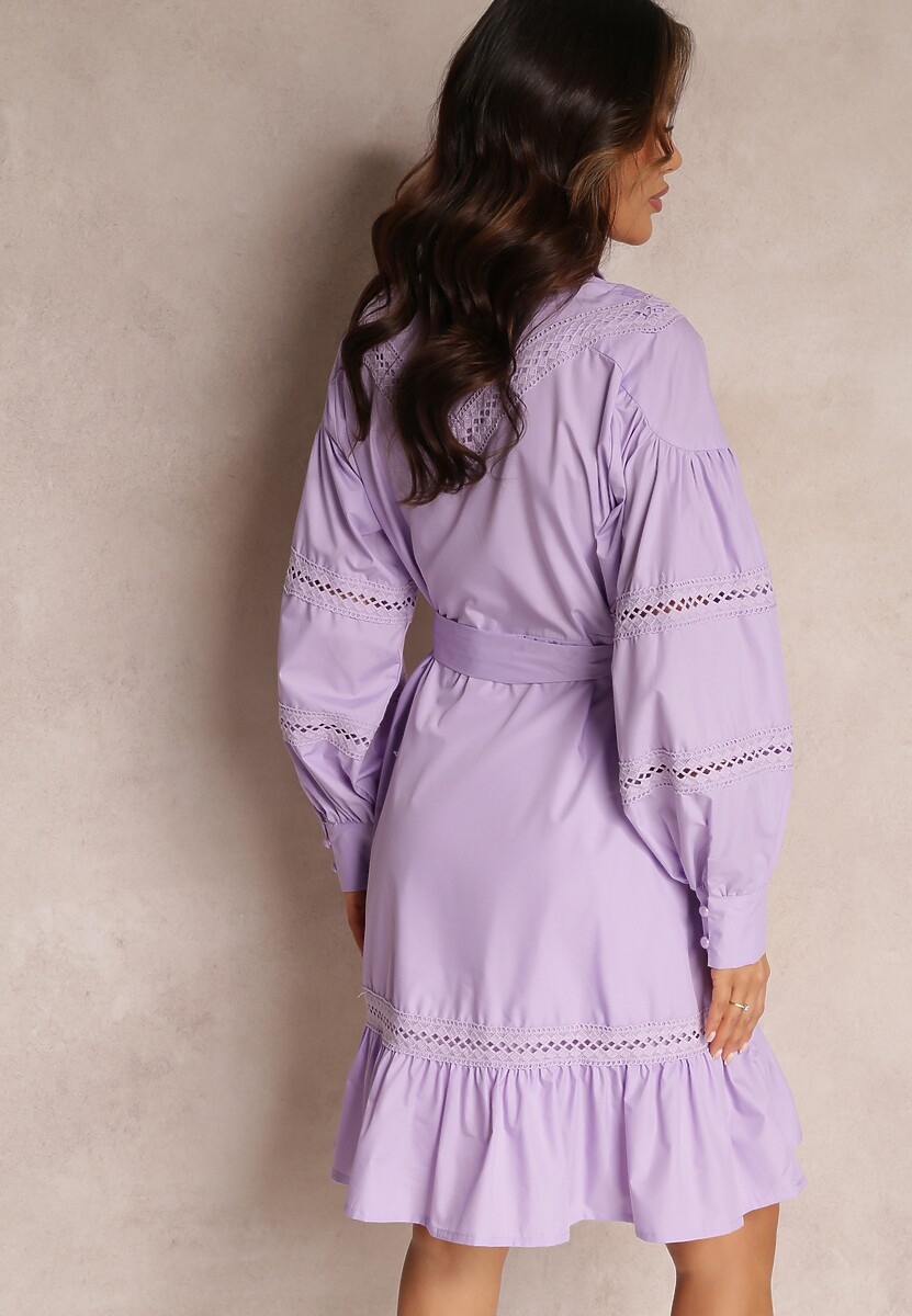 Fioletowa Koszulowa Sukienka z Perłowymi Guzikami i Koronkowymi Wstawkami Shyanne