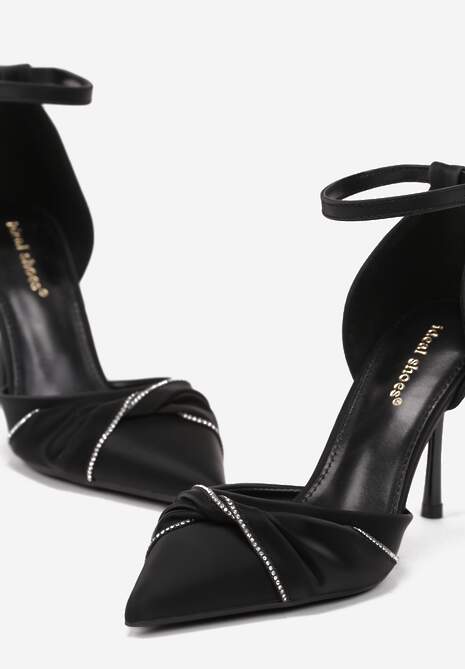 Czarne Szpilki ze Szpiczastym Noskiem Zdobionym Marszczeniem Zapinane na Klamerkę Zivinita