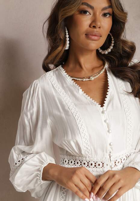 Biała Rozkloszowana Sukienka Midi z Ażurowym Zdobieniem Celira