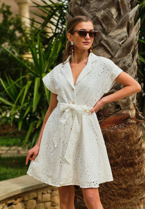 Biała Haftowana Sukienka Koszulowa z Paskiem Phenanea
