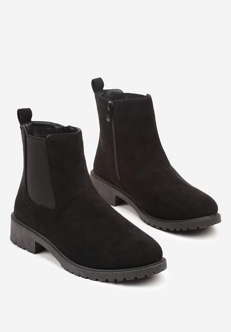 Czarne Botki Sztyblety z Imitacji Zamszu Ozdobione Elastycznym Elementem Clasina