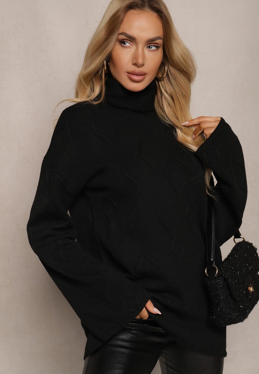 Czarny Golf o Wydłużonym Kroju w Romby Hennsa