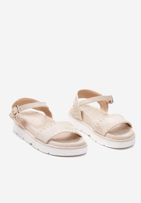 Beżowe Sandały na Płaskiej Podeszwie z Ozdobnymi Paskami Zapinane przy Kostce Fialena
