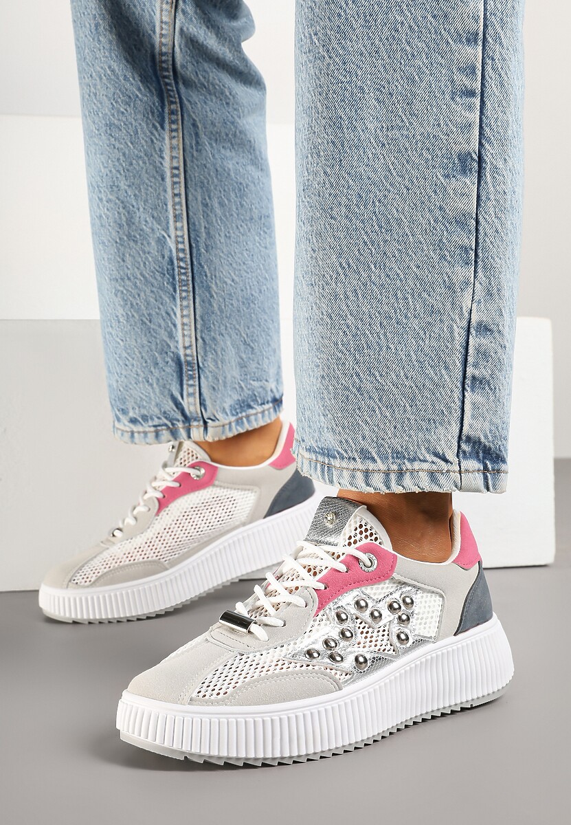 Beżowe Sneakersy Ozdobione Gwiazdą i Nitami Zeloti