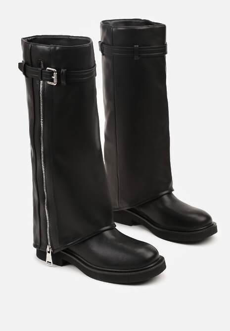 Czarne Kozaki Typu Bikery Ozdobione Suwakiem Klamrą i Wywiniętą Cholewką Sovera