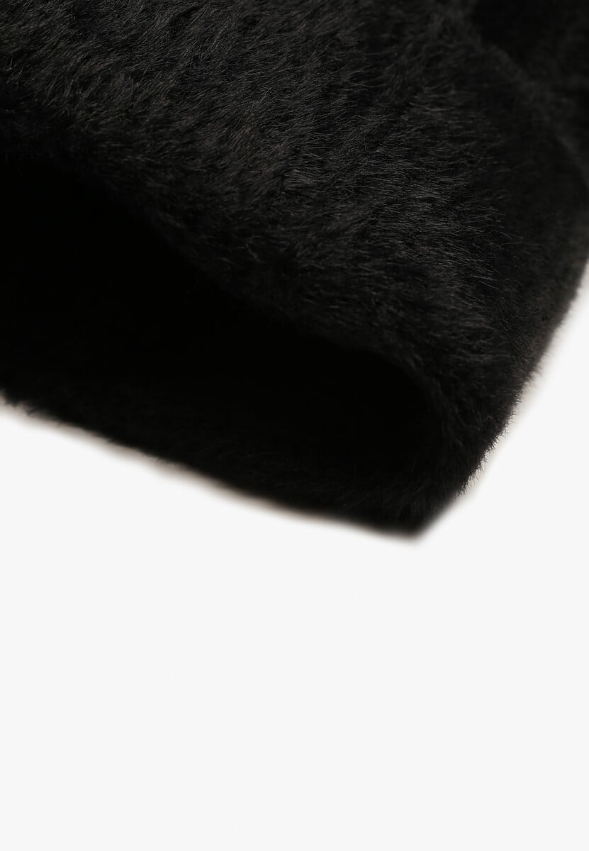 Czarna Czapka Beanie z Wiskozą Wełną i Naszywką Zolirra