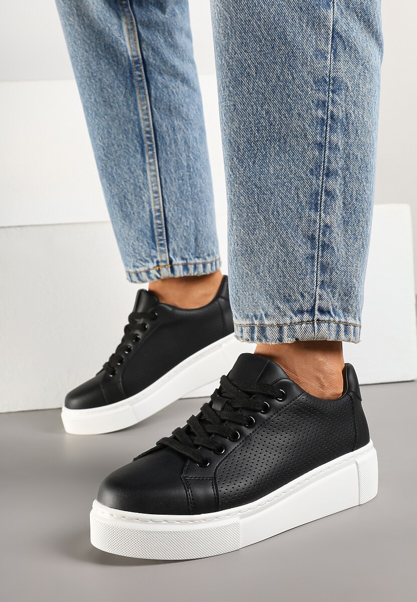 Czarne Sneakersy Skórzane na Platformie z Ozdobą i Perforacją Neolivia